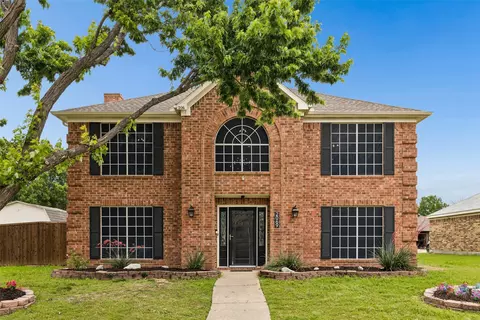 2069 Cameo Dr, Lewisville, TX 75067