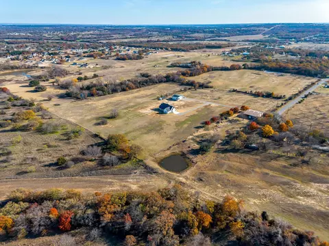 View/Area - 8140 Lavender Rd, Springtown, TX 76082 photo 2 of 6