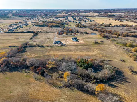 View/Area - 8140 Lavender Rd, Springtown, TX 76082 photo 3 of 6