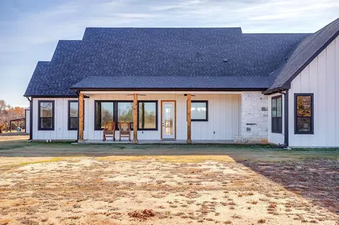 Exterior - 8140 Lavender Rd, Springtown, TX 76082 photo 5 of 6