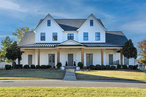10920 Whispering Path Dr, Shreveport, LA 71106