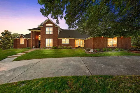 810 Forest Oaks Cir, Woodway, TX 76712