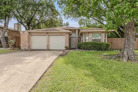 7810 Ivy Ln, Rowlett, TX 75089