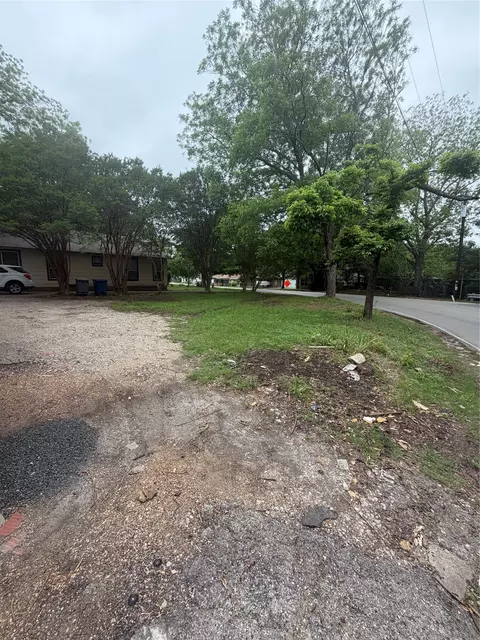 5572 Forney Rd, Dallas, TX 75227