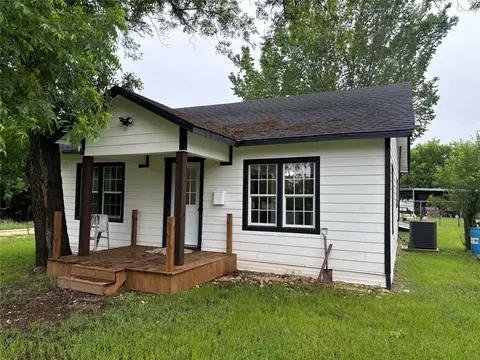315 S Barry St, Mertens, TX 76666