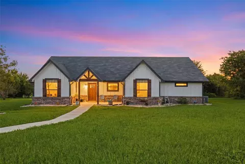 1026 Julia Ct, Rio Vista, TX 76093