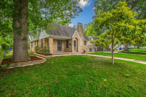 900 N 31st St, Waco, TX 76707