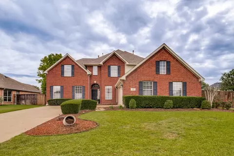 302 Village Trl, Trophy Club, TX 76262