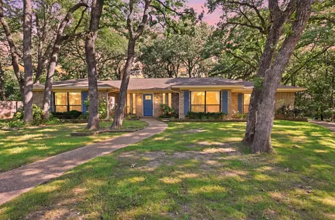 2108 Edgewood Ct, Arlington, TX 76013
