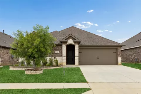 9721 Daisy Mae Ln, Aubrey, TX 76227