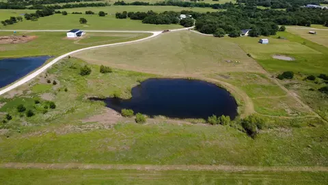 524 Jrc Rd, Gainesville, TX 76240