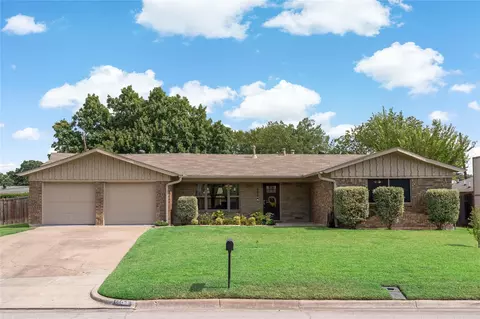 404 Glenwood Ter, Hurst, TX 76053