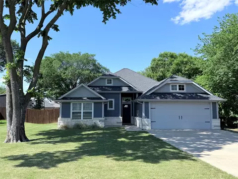 718 E Walcott St, Pilot Point, TX 76258