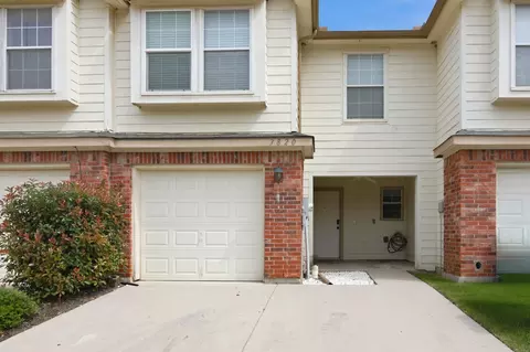 3820 Vista Mar Dr, Euless, TX 76040