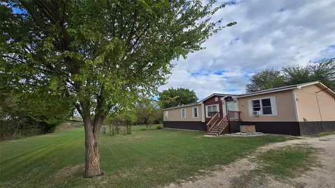 119 Enchanted Lakes Dr, Azle, TX 76020