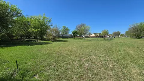 119 Enchanted Lakes Dr, Azle, TX 76020