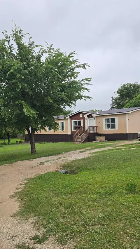 119 Enchanted Lakes Dr, Azle, TX 76020