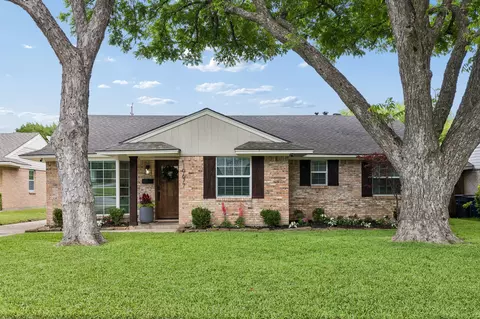 10677 Larchfield Ln, Dallas, TX 75238