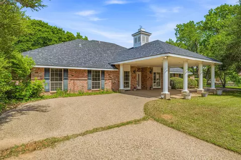 6414 Buena Vista Dr, Granbury, TX 76049