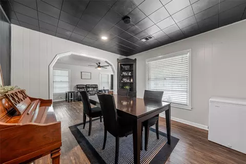 Dining - 809 E Limestone Ave, Mart, TX 76664 photo 1 of 2