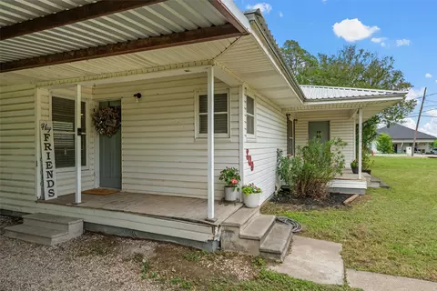 Exterior - 809 E Limestone Ave, Mart, TX 76664 photo 6 of 7