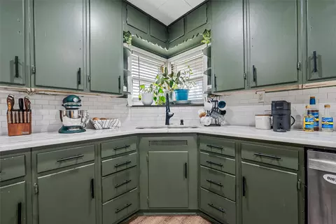 Kitchen - 809 E Limestone Ave, Mart, TX 76664 photo 3 of 5