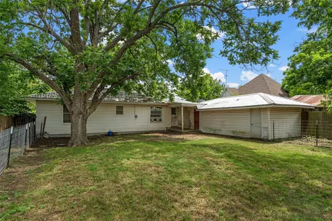 Exterior - 809 E Limestone Ave, Mart, TX 76664 photo 5 of 7