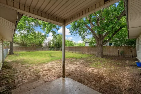 Exterior - 809 E Limestone Ave, Mart, TX 76664 photo 3 of 7