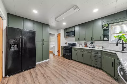 Kitchen - 809 E Limestone Ave, Mart, TX 76664 photo 5 of 5