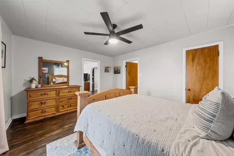 Bedroom - 809 E Limestone Ave, Mart, TX 76664 photo 5 of 5