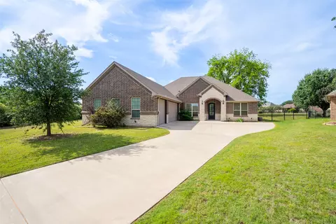 3201 Steamers Ct, Granbury, TX 76049