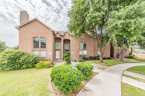 1785 Massey Dr, Lewisville, TX 75067