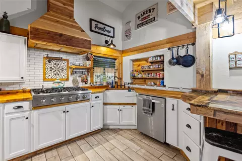 1422 County Road 1036, Greenville, TX 75401