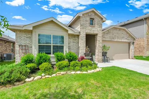 16717 Porterfield Ln, Justin, TX 76247