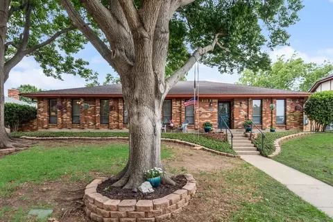 1420 Juniper Ln, Lewisville, TX 75077