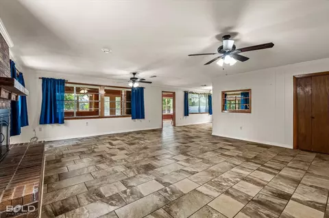 Living - 225 Marie Rd, Ringgold, LA 71068 photo 4 of 8