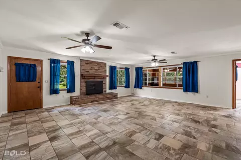 Living - 225 Marie Rd, Ringgold, LA 71068 photo 3 of 8
