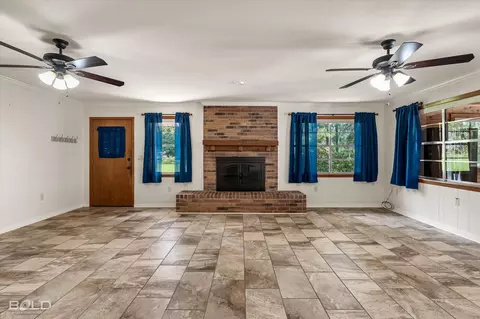 Living - 225 Marie Rd, Ringgold, LA 71068 photo 2 of 8