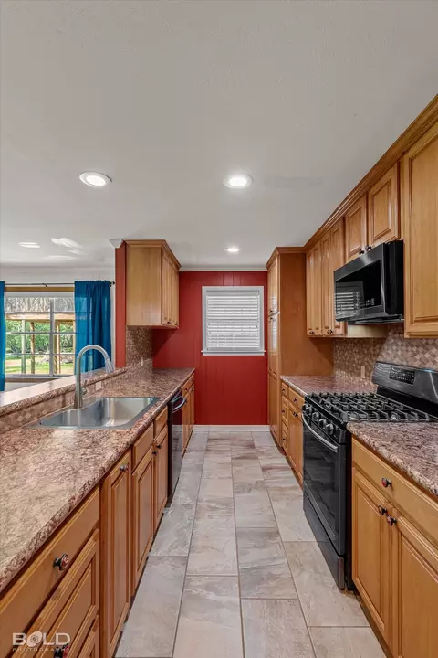 Kitchen - 225 Marie Rd, Ringgold, LA 71068 photo 4 of 7