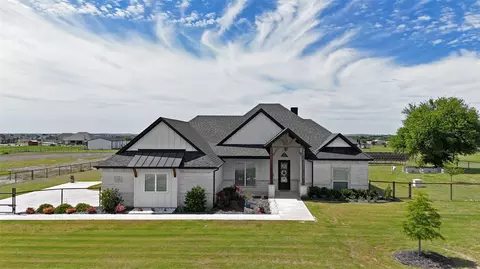 138 Chisos Dr, Decatur, TX 76234