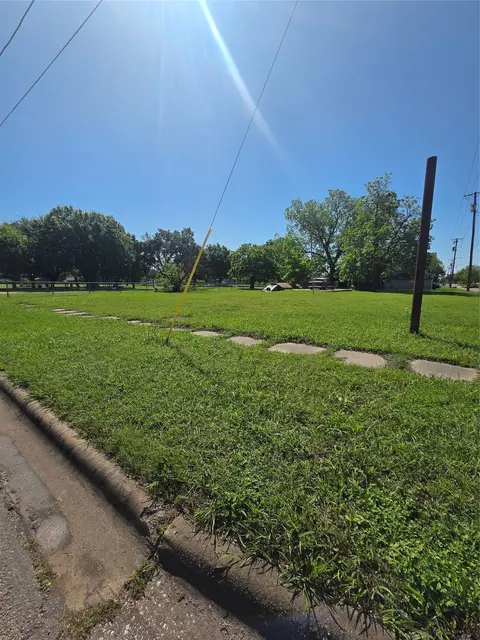 500 Evergreen St, Sherman, TX 75090