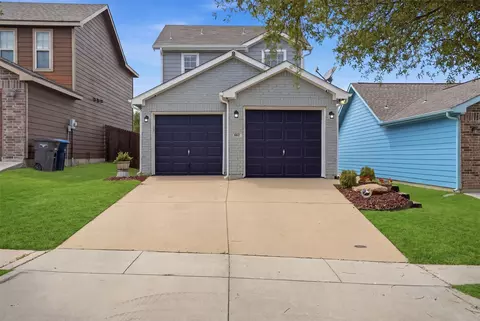 852 Village Point Ln, Fort Worth, TX 76108
