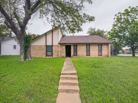 2111 Meredith Ln, Richardson, TX 75081