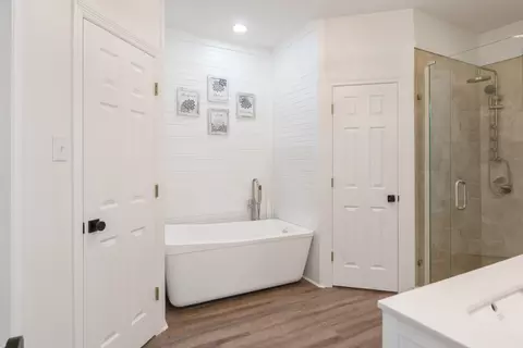 Bath - 6881 Scenic Dr, Eustace, TX 75124 photo 1 of 5
