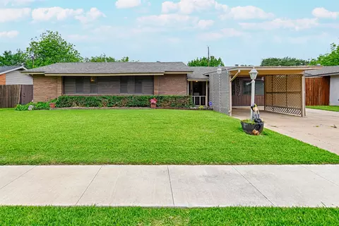 3705 Cranston Ct E, Irving, TX 75062