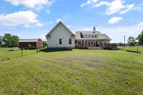Exterior - 155 Rs County Rd, Emory, TX 75440 photo 9 of 11