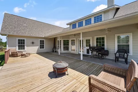 Exterior - 155 Rs County Rd, Emory, TX 75440 photo 5 of 11