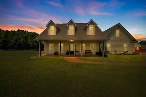 Exterior - 155 Rs County Rd, Emory, TX 75440 photo 1 of 11