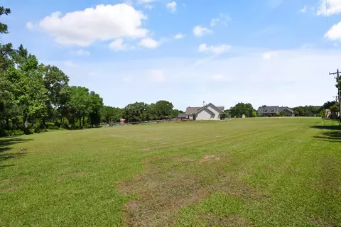Exterior - 155 Rs County Rd, Emory, TX 75440 photo 10 of 11