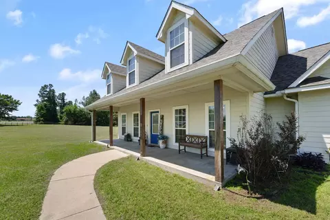 Exterior - 155 Rs County Rd, Emory, TX 75440 photo 4 of 11